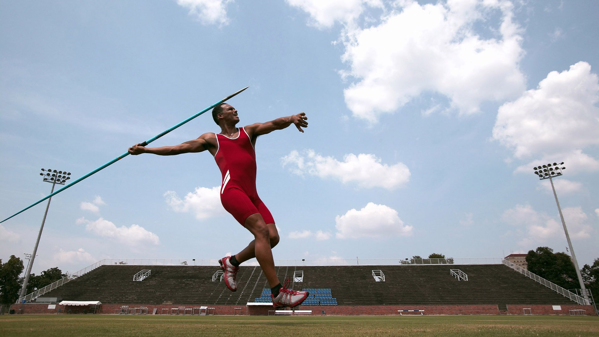 “费尔南多·比亚尔巴的球场全能表现，阿根廷美洲狮队的未来支柱”