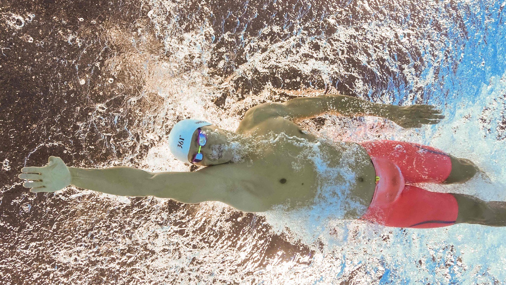 尼尔·巴特尔精准的防守技巧，让袋鼠队的对手毫无突破之路，巴特尔单防奥尼尔