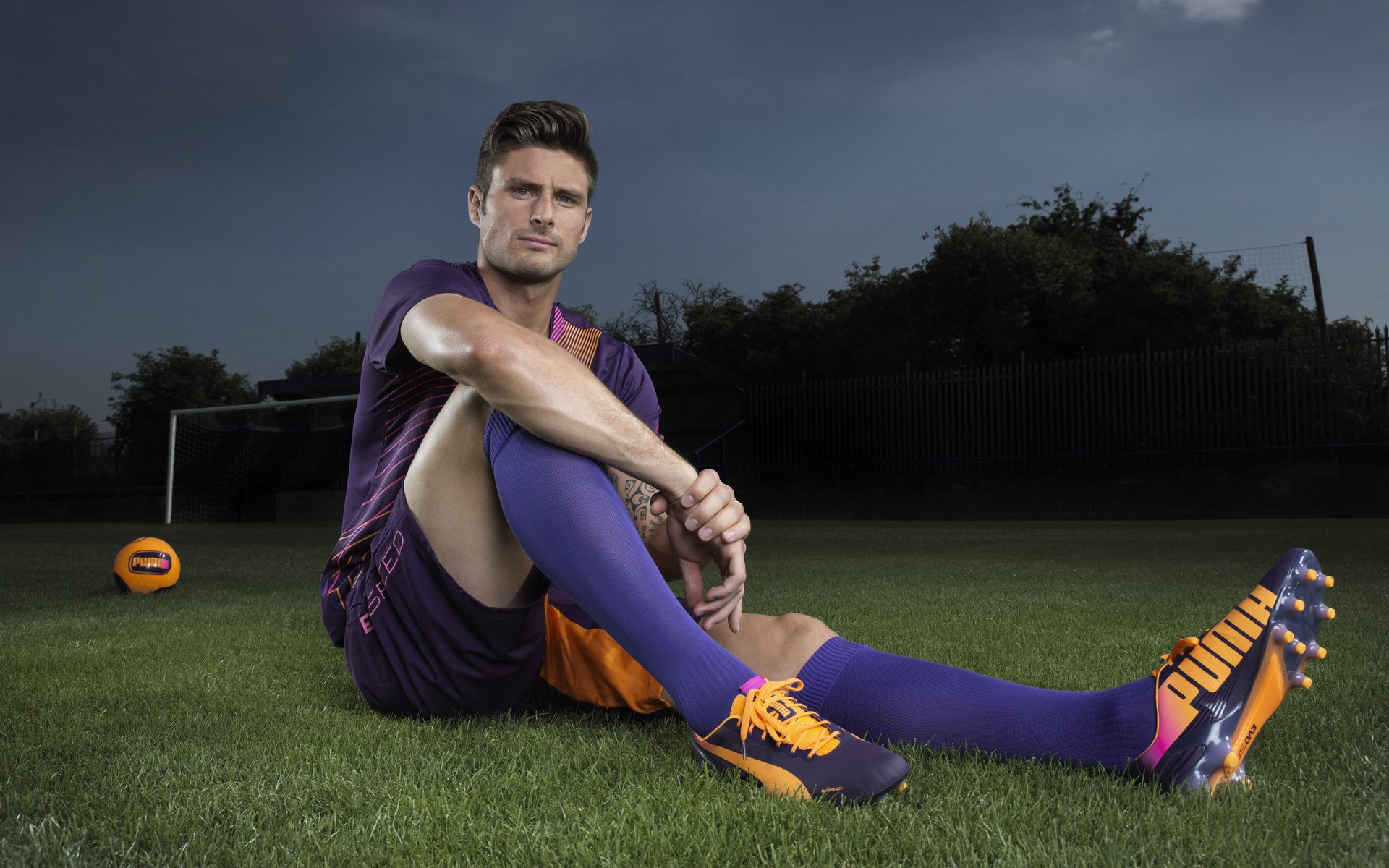 快船防守轮转到位成功逼迫对手失误，谁是快船更好的防守球员